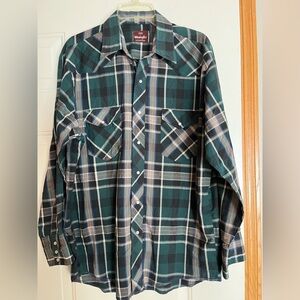 Men’s Wrangler western green plaid long sleeve pearl snap shirt. Large 16-16 1/2